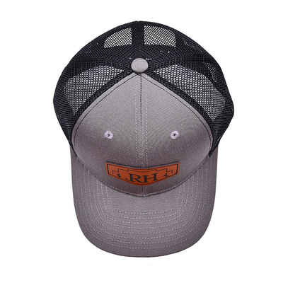 Aanpasbare katoenen truckerpet met leren patch op zweetband