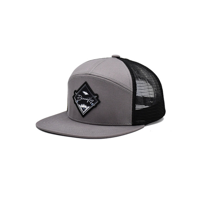 Op maat geborduurd platte rand 7 panelen sublimatie patch snapback mesh trucker hoeden hoeden voor mannen