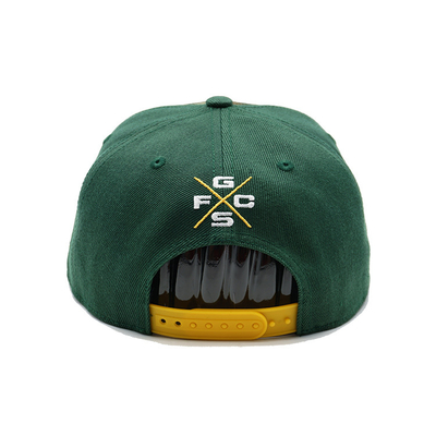 Adembenemende plastic snapbackhoeden met gestructureerde platte rand en aangepaste borduurwerk logo camouflage kleur