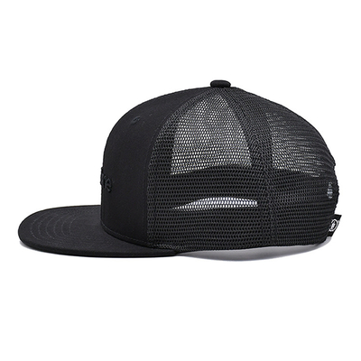 Unisex trucker cap met geborduurd logo en geweven label