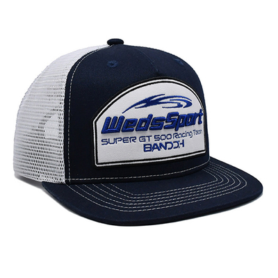 Geconstrueerde profiel trucker cap met plastic snapback en geborduurd logo