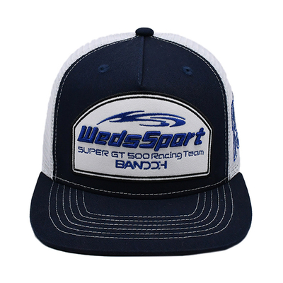 Geconstrueerde profiel trucker cap met plastic snapback en geborduurd logo