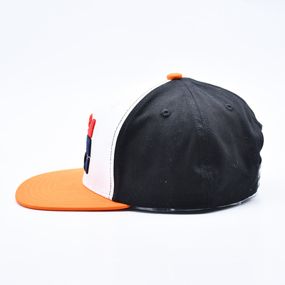 Gepersonaliseerde geborduurde platte rand snapback hoeden met zwart of aanpassen kleuren