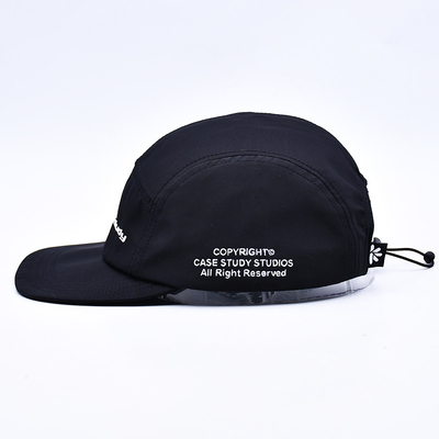 Hoogwaardige ongestructureerde 5-paneel camper hoed Custom Black Printing Nylon Running Cap met decoratieve zakken