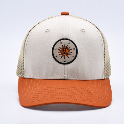 Op maat gemaakte hoge kwaliteit twee-tone 6-paneel trucker cap met een beetje gebogen rand