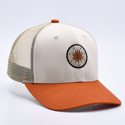 Op maat gemaakte hoge kwaliteit twee-tone 6-paneel trucker cap met een beetje gebogen rand