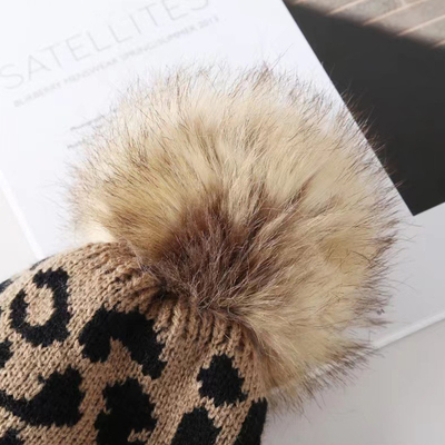 Hoogwaardige Pom Pom Winter Leopard Print Beanie Groothandel Zachte Warme Gebreide Beanie Hoeden
