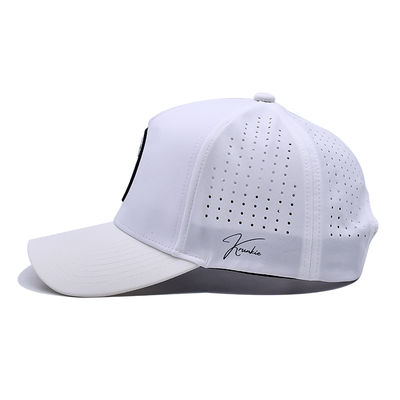 OEM Custom 5 Panel Rubber Pvc Logo Lasergesneden Gat Geperforeerde Sport Performance Dad Hat, Witte Waterdichte UV-bestendige Baseball Cap