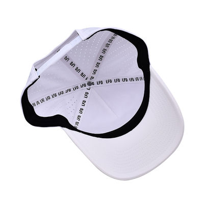 OEM Custom 5 Panel Rubber Pvc Logo Lasergesneden Gat Geperforeerde Sport Performance Dad Hat, Witte Waterdichte UV-bestendige Baseball Cap