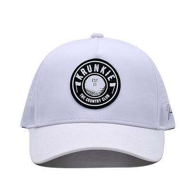 OEM Custom 5 Panel Rubber Pvc Logo Lasergesneden Gat Geperforeerde Sport Performance Dad Hat, Witte Waterdichte UV-bestendige Baseball Cap