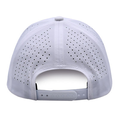 OEM Custom 5 Panel Rubber Pvc Logo Lasergesneden Gat Geperforeerde Sport Performance Dad Hat, Witte Waterdichte UV-bestendige Baseball Cap