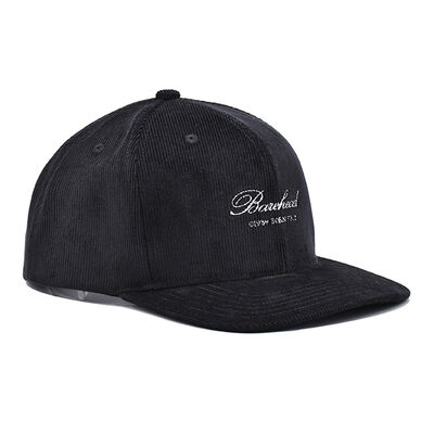 Ongestructureerde zes-panel baseball cap met stiksels die overeenkomen met de stofkleur. Ideaal voor sportieve vrijetijdskleding en evenementen.