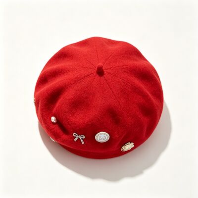 Red Wool Blend Beret with High Durability for All Seasons and Customized Size Casual Winter Beret Cap for Ladies (RWBBB) is een winterberet voor vrouwen.